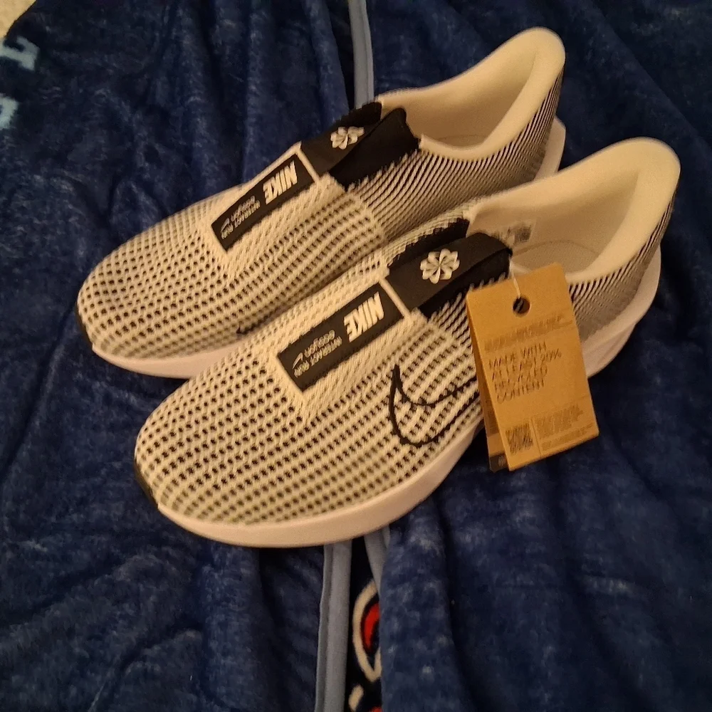 Nike Interact Run EasyOns Phantom White Black FV5590-002 Size12.5